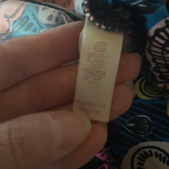 🆕LULAROE: NWOT Pop Art Floral Leggings- Size TC2 20-26. - Picture 4 of 6